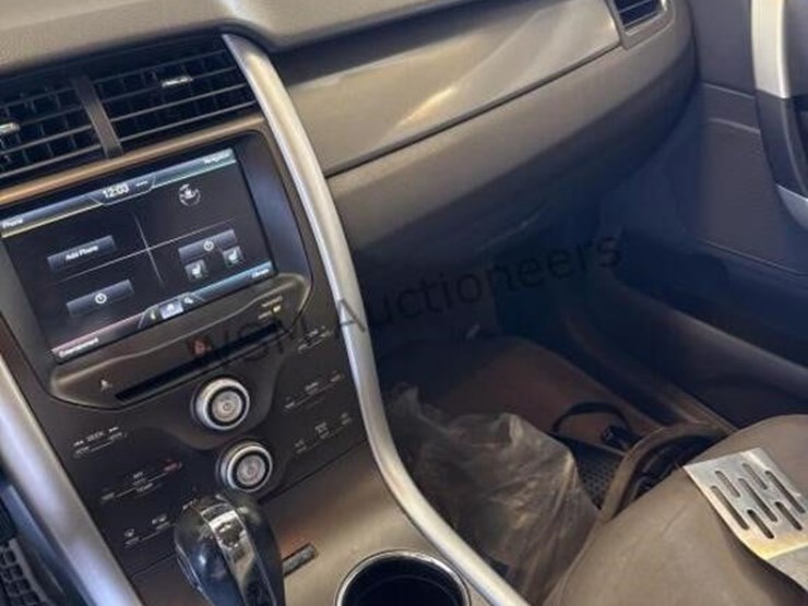 2011-ford-edge-sel-image-19