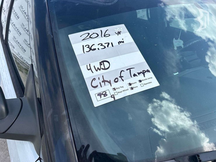 2016-ford-explorer-image-21