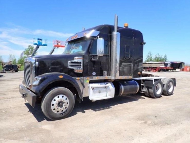 2018-freightliner-coronado-122-image-1