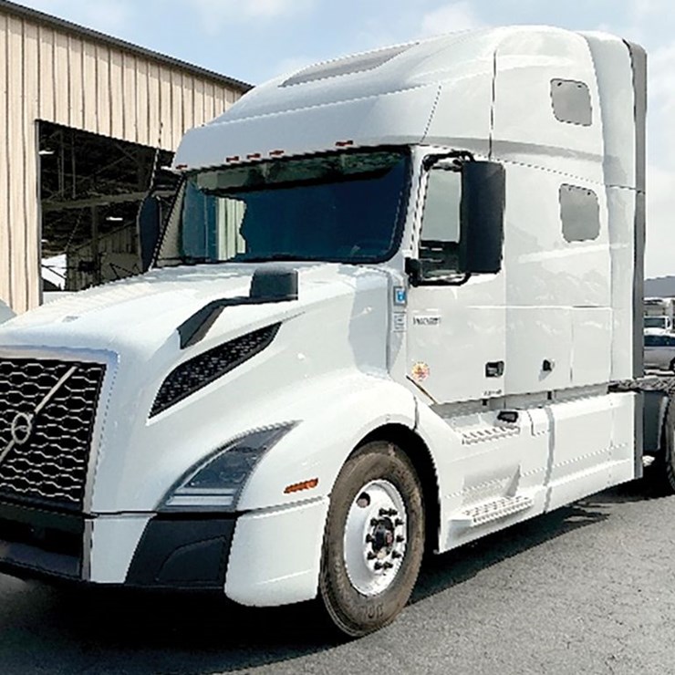 2022 VOLVO VNL 760