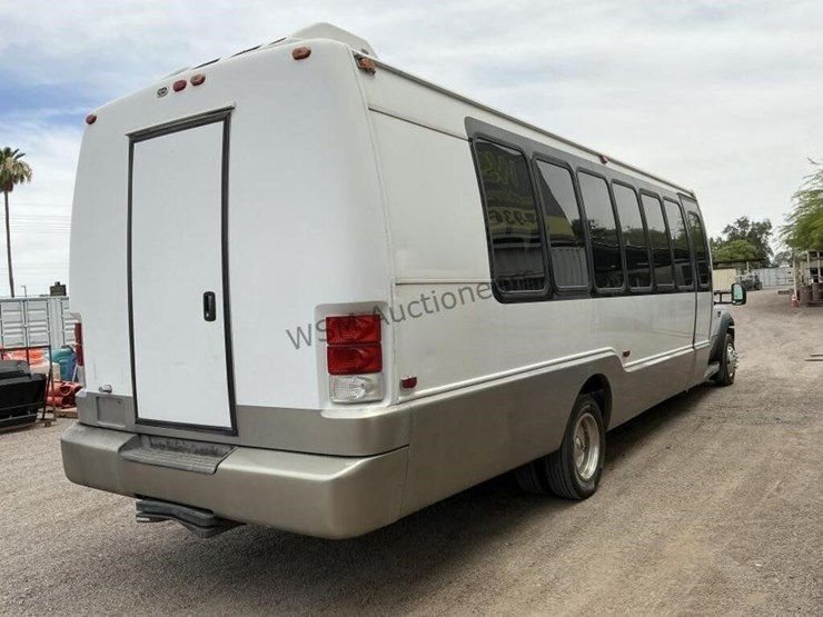 2007-ford-f550-image-5