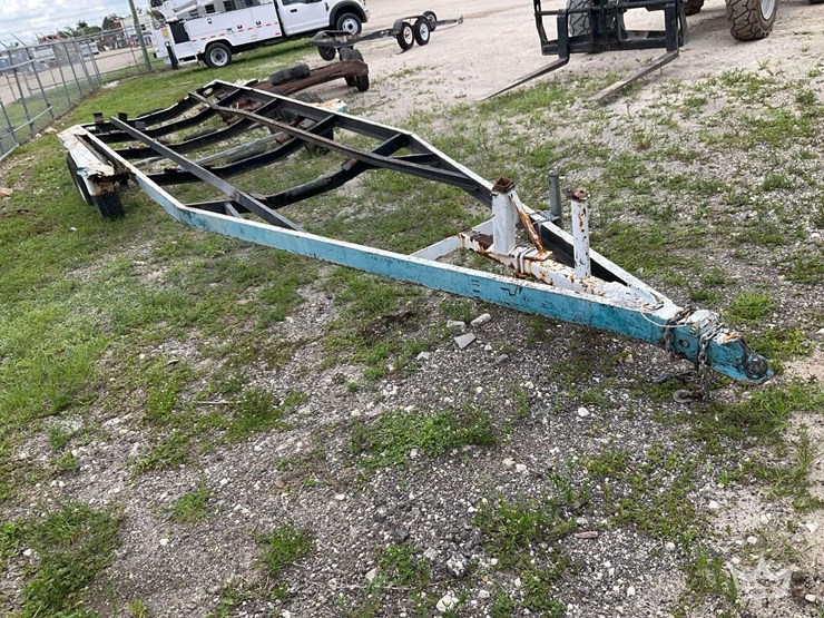 28ft-t/a-boat-trailer-image-2