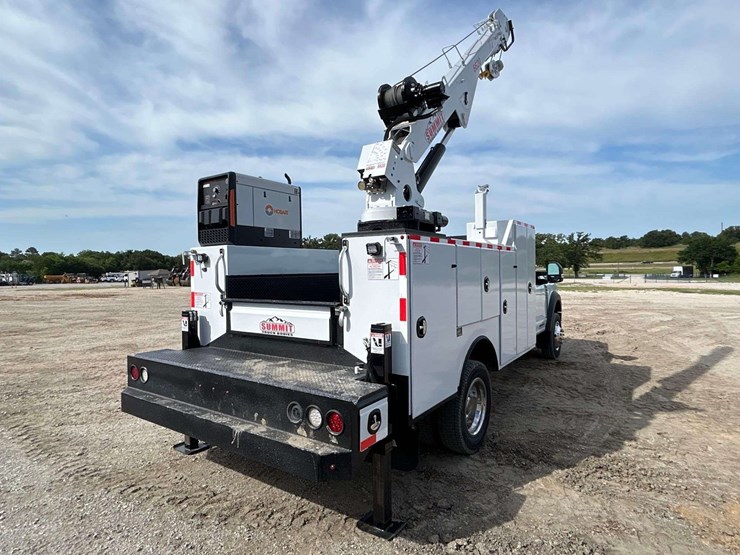 2023-ford-f550-image-4