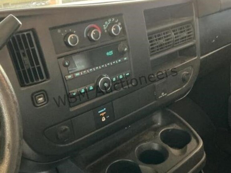 2015-chevrolet-express-3500-image-20