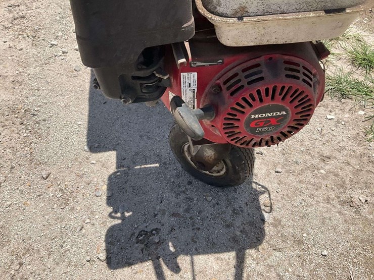 lesco-broadcast-spreader-image-6