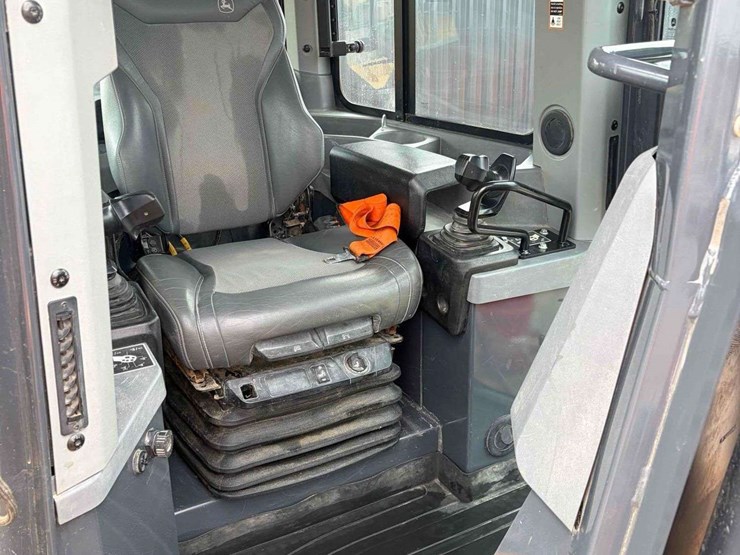 2021-deere-850l-wlt-image-83