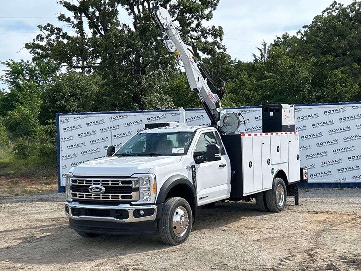 2023-ford-f550-image-1