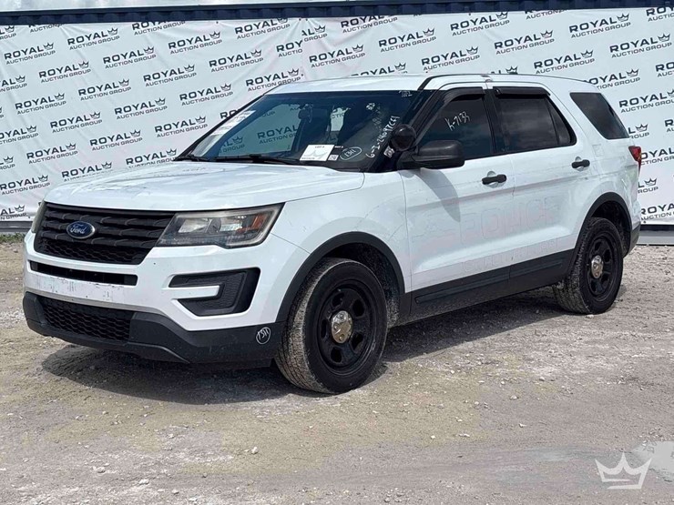 2019-ford-explorer-image-1