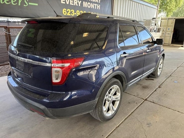 2011-ford-explorer-limited-image-7