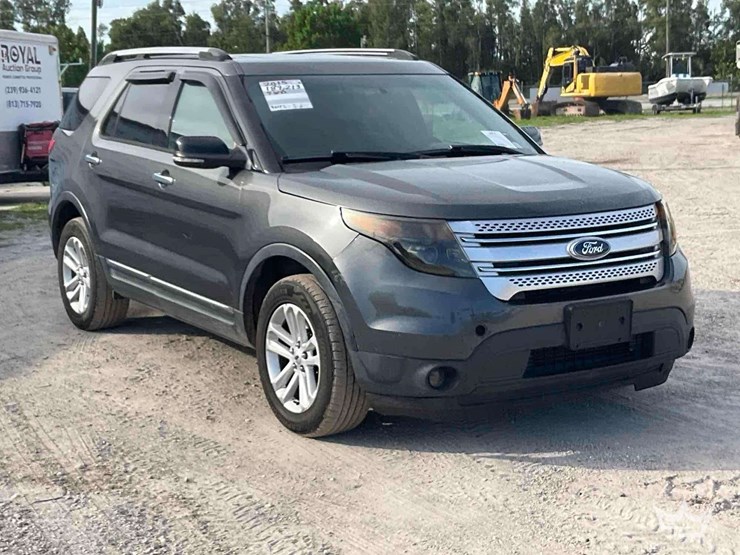2015-ford-explorer-image-3