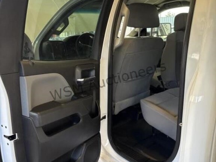 2018-chevrolet-silverado-3500hd-image-27