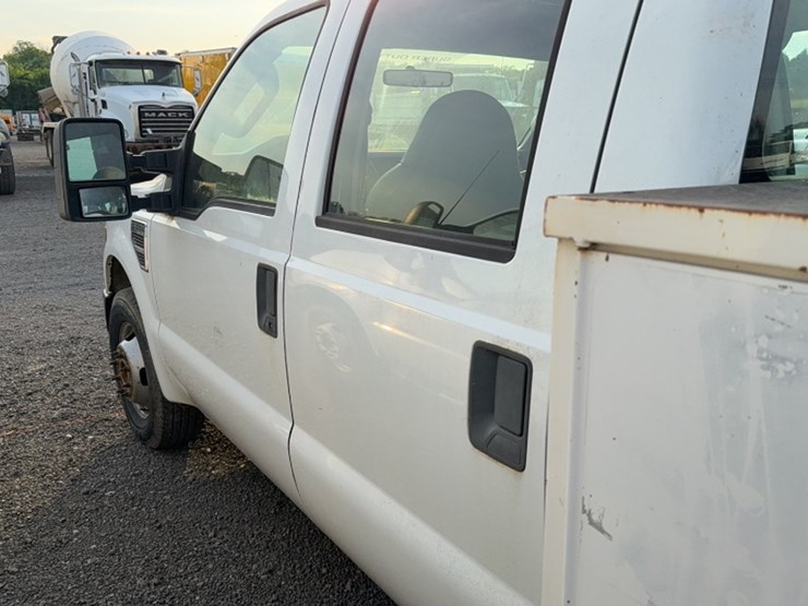 2008-ford-f350-image-17