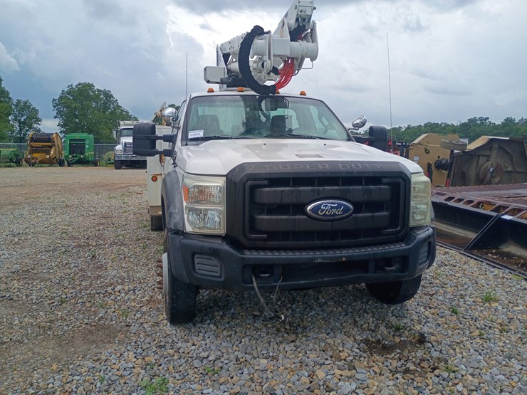 2011-ford-f550-image-13