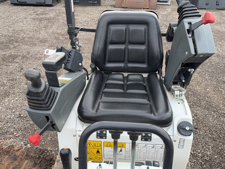 2023-bobcat-e10-image-13