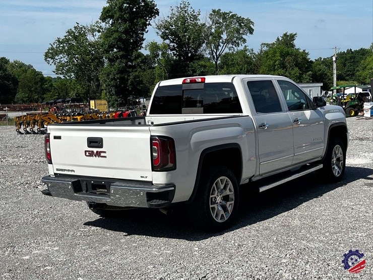 2018-gmc-sierra-z71-slt-truck-image-37