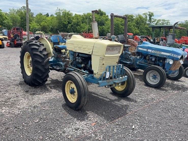 ford-tractor-image-3
