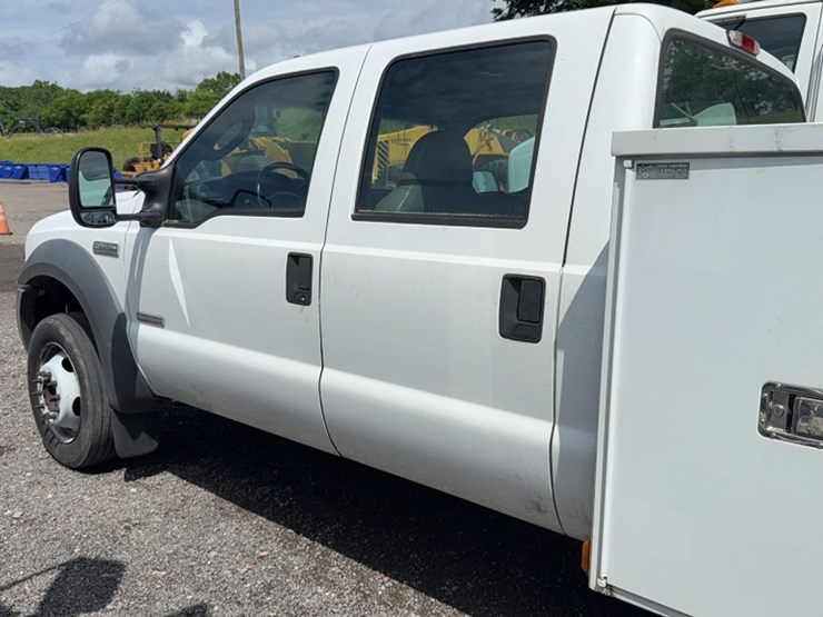 2005-ford-f450-image-16