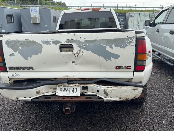 2006-gmc-sierra-3500-image-9