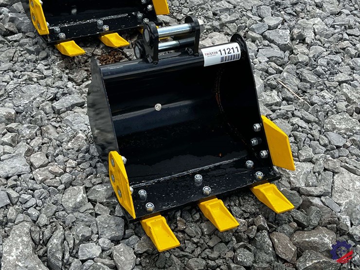 unused-2026-ce-16in-toothed-bucket-image-1