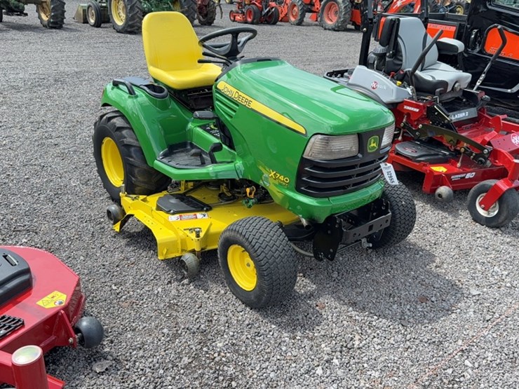 john-deere-x740-image-3