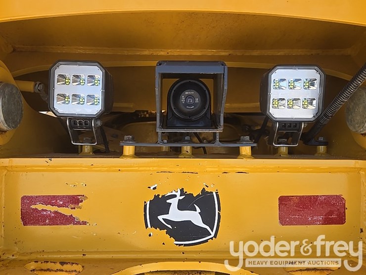 2023-deere-260e-image-40