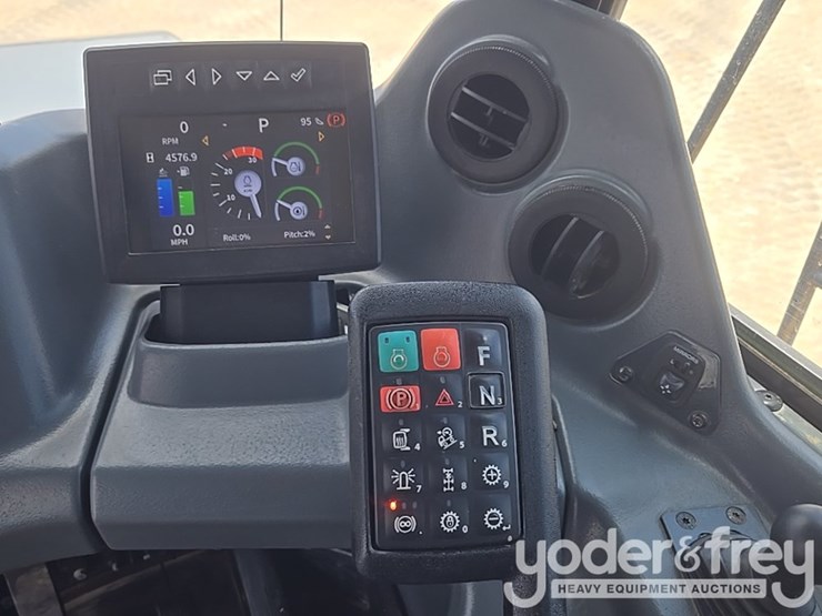 2023-deere-260e-image-61