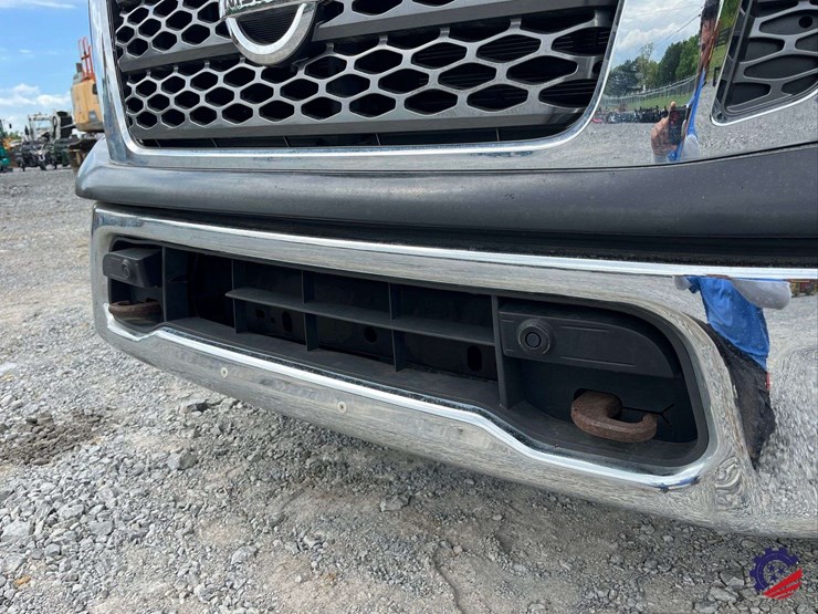 2017-nissan-titan-image-16