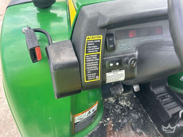 john-deere-gator-image-10