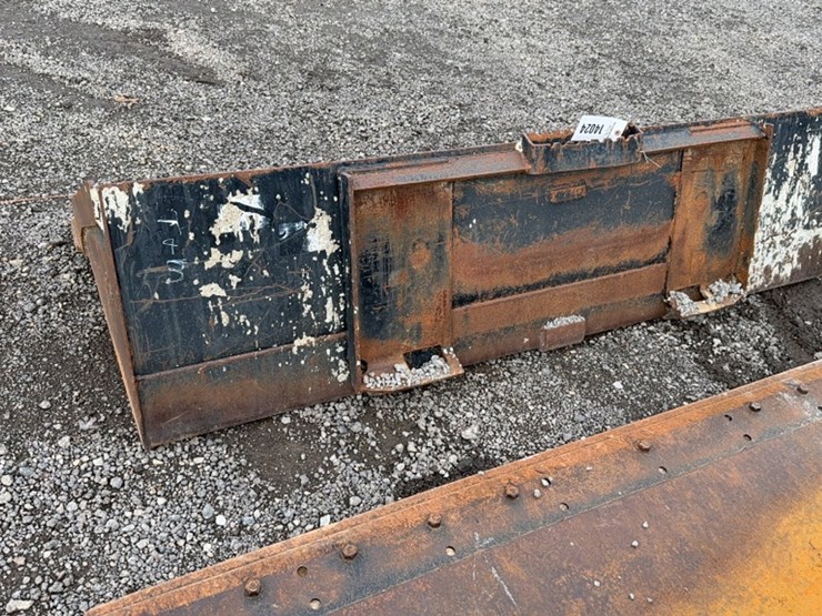 #2035-•-cat-78"-skid-steer-smooth-bucket-image-3