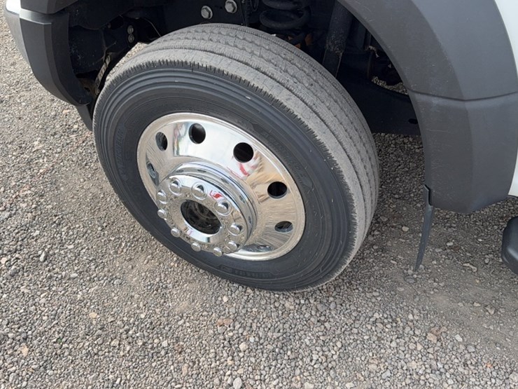 2019-ford-f550-image-16