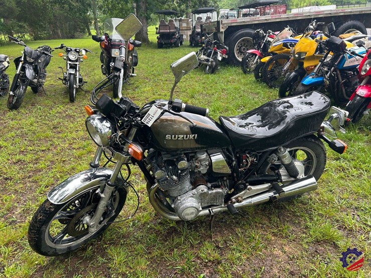 suzuki-gs1100gl-motorcycle-image-1