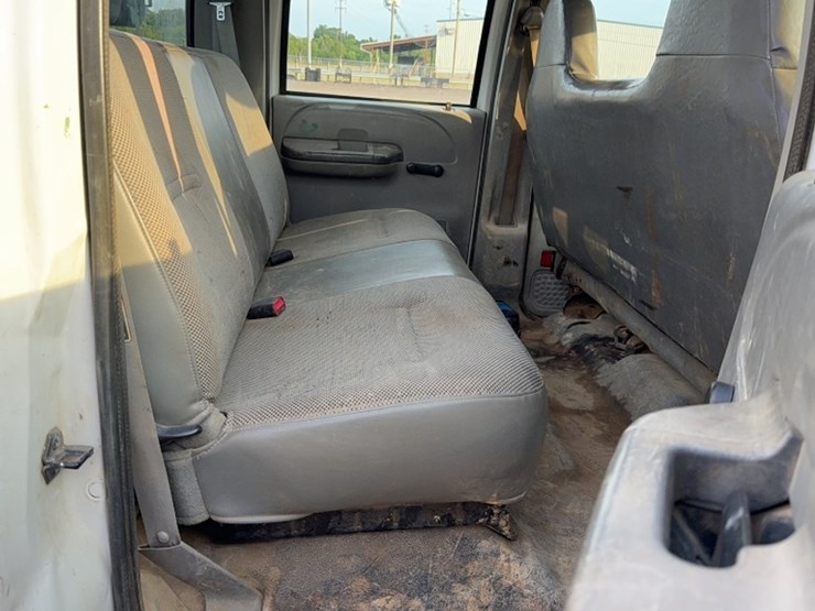 2003-ford-f550-image-9