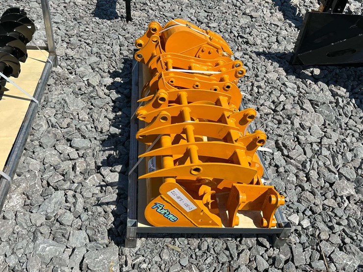 unused-2026-future-qty-(8)-cat-301-excavator-attachment-image-3