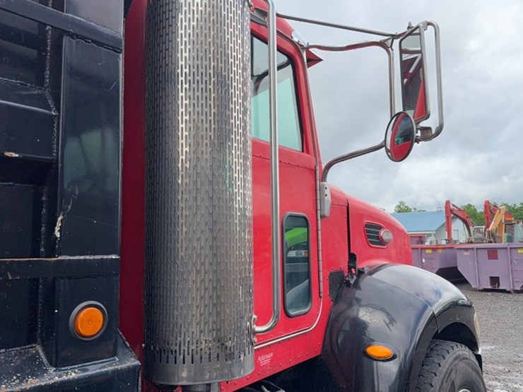2006-peterbilt-335-image-6
