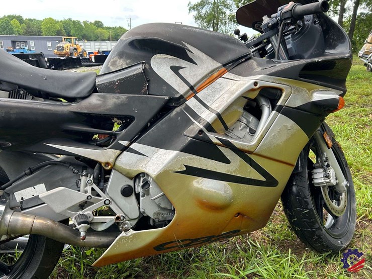 1994-honda-cbr600f-motorcycle-image-13
