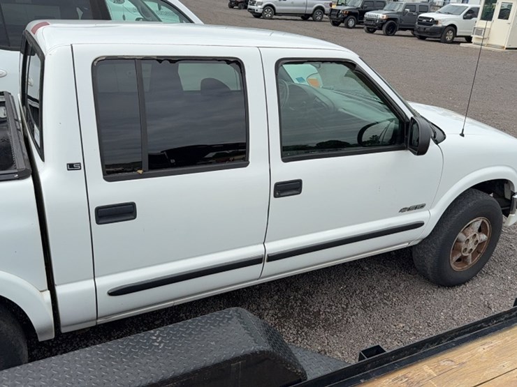 2002-chevrolet-s10-image-4