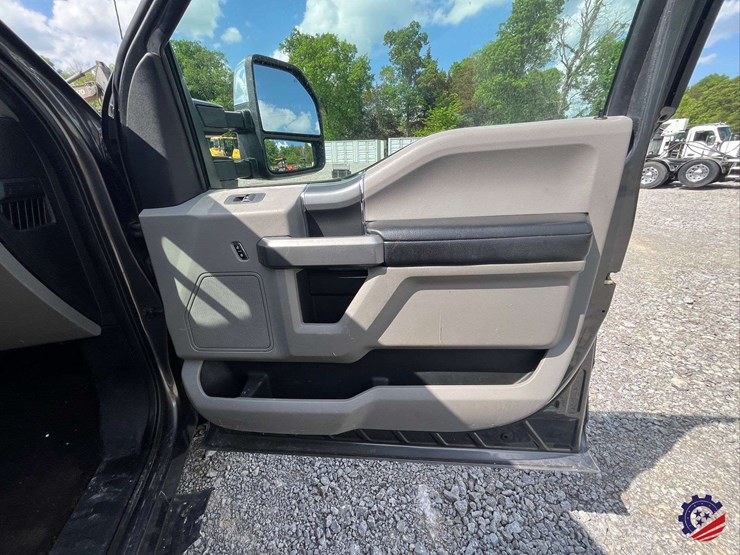 2016-ford-f150-xlt-image-57