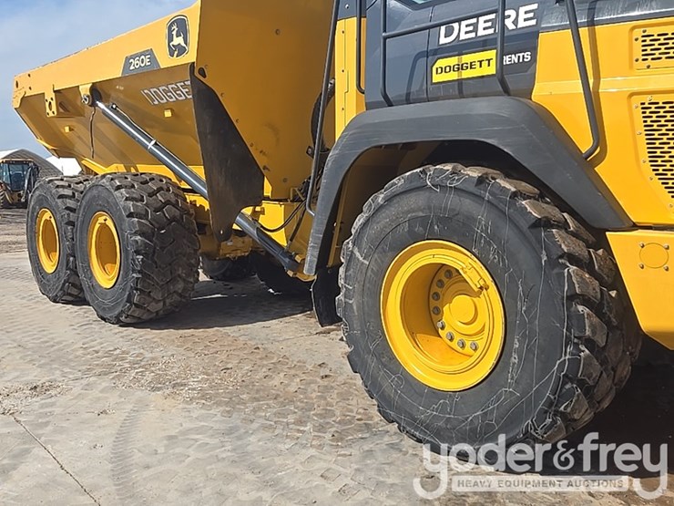 2023-deere-260e-image-14