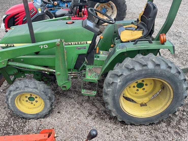 john-deere-790-image-13