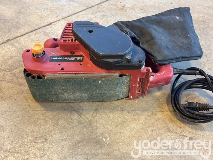 makita-9557nb-angle-grinder,-dewalt-d28144-angle-grinder,-3"-2"-belt-sander-image-6