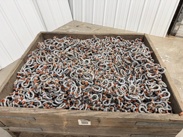(2,750+)unused-cm-1-1/2"-17-ton-screw-type-pin-anchor-shackle-image-1