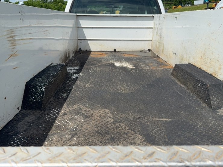 2005-ford-f450-image-15