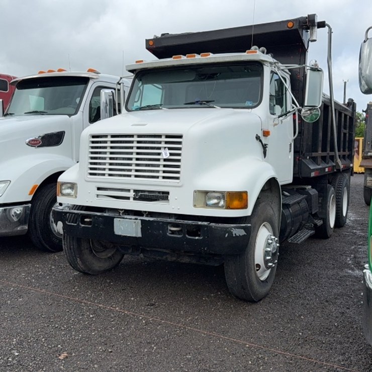 1999 INTERNATIONAL 8100
