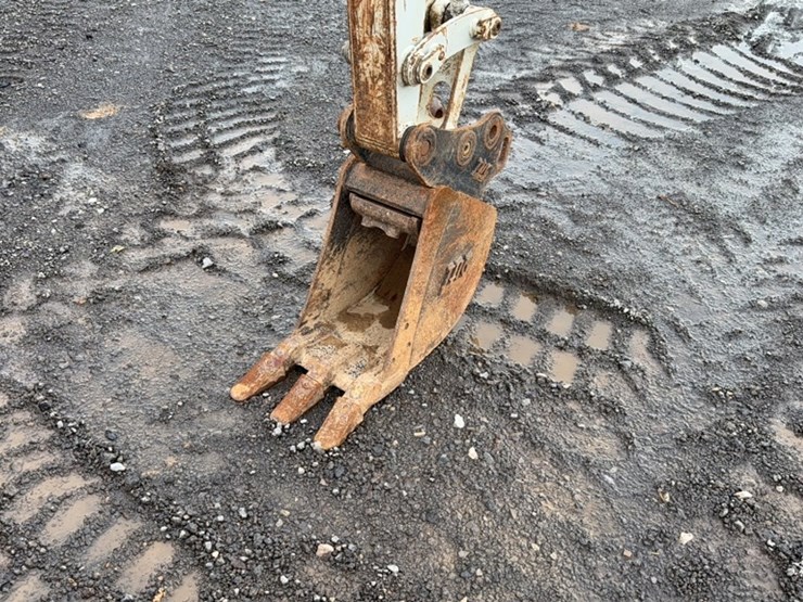 takeuchi-tb230-image-6