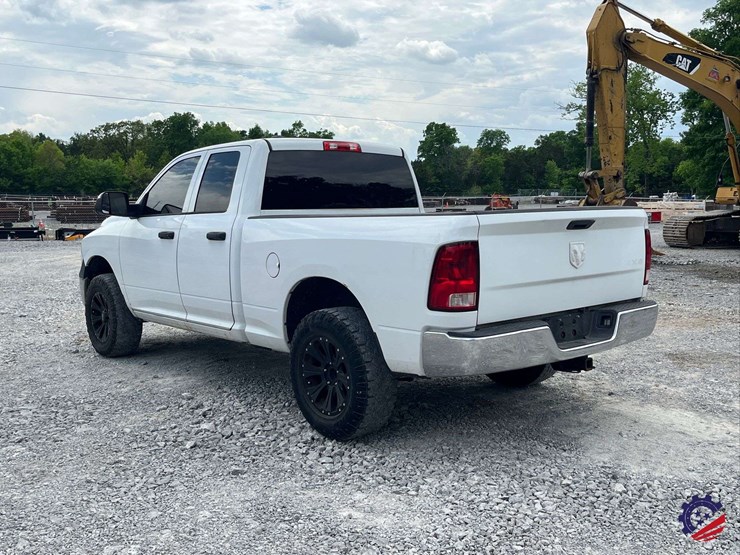 2014-dodge-1500-image-23
