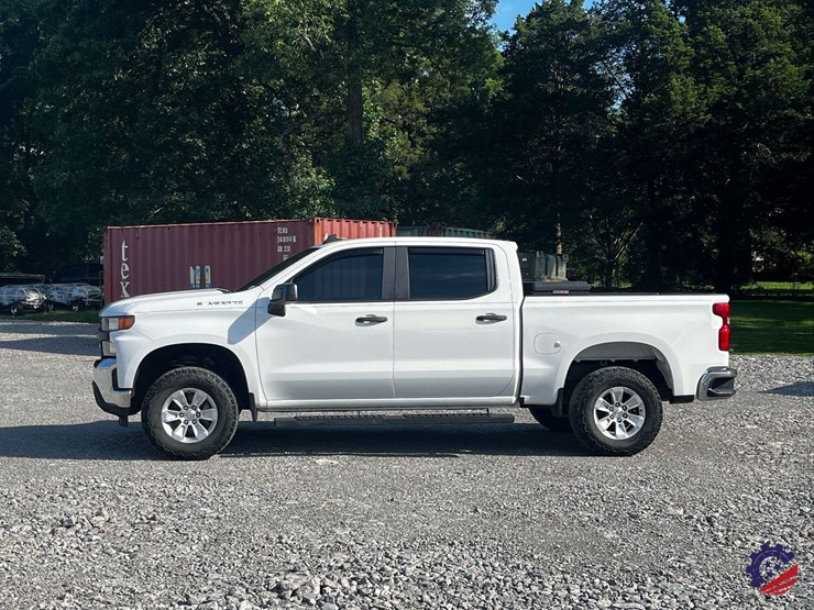 2019-chevrolet-silverado-truck-image-2