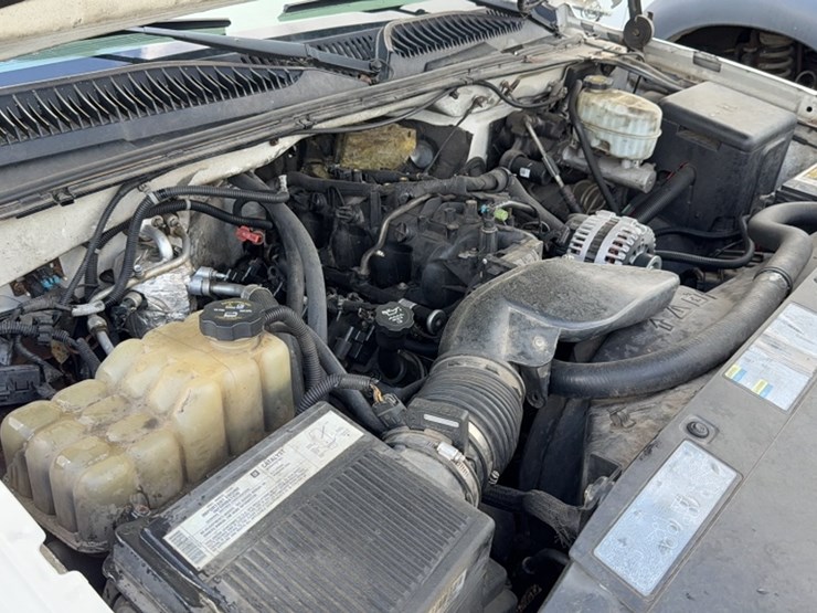 2004-chevrolet-2500-image-21