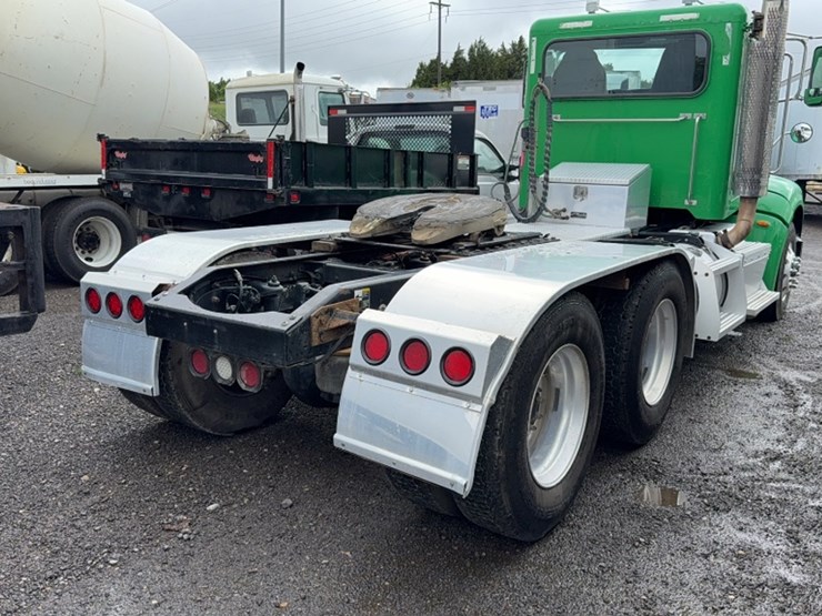 2014-peterbilt-386-image-8