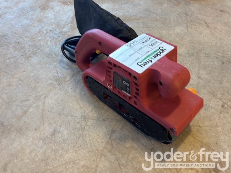 makita-9557nb-angle-grinder,-dewalt-d28144-angle-grinder,-3"-2"-belt-sander-image-5