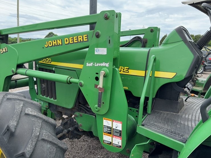 john-deere-5520-image-11